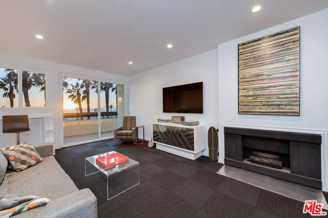 Santa Monica, CA 90405,2221 Ocean Ave #205