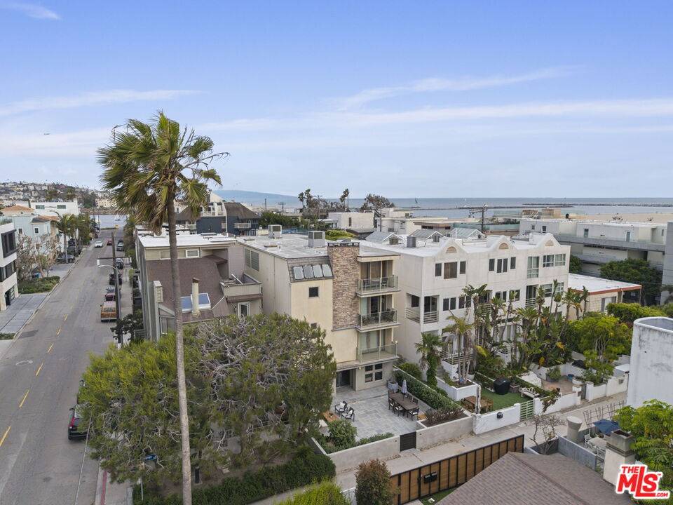24 Voyage St #2, Marina Del Rey, CA 90292