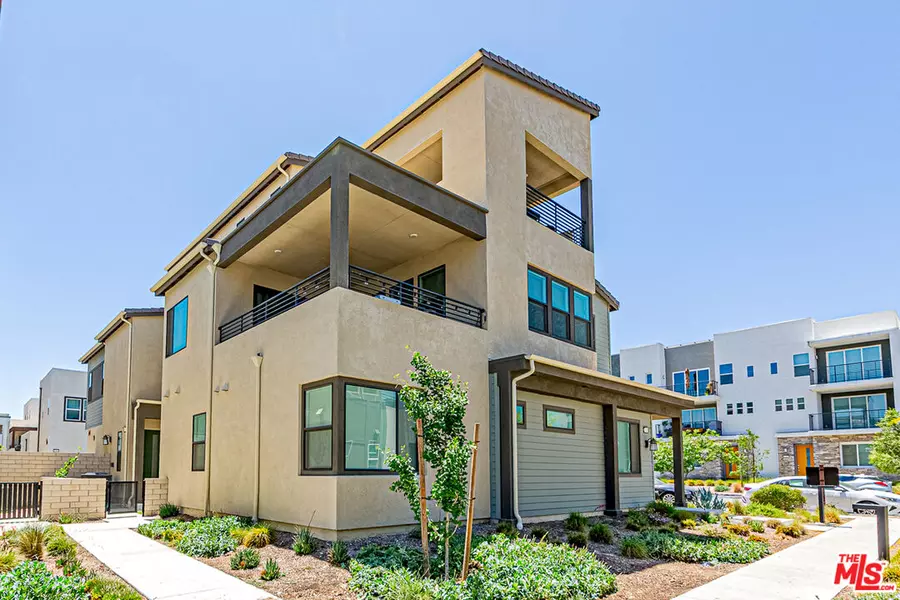 27457 Flycatcher Pl, Valencia, CA 91381