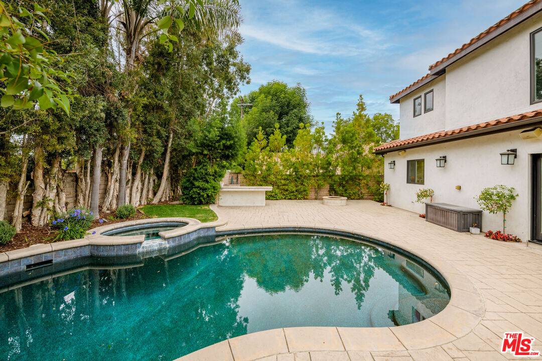 Los Angeles, CA 90034,2627 Castle Heights Pl