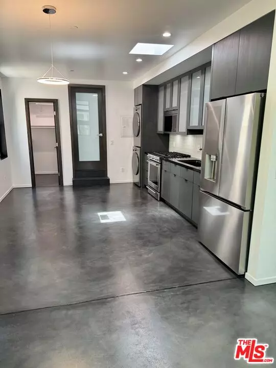 West Hollywood, CA 90046,902 N Harper Ave #8219.5