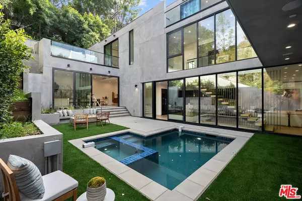 3670 Buena Park Dr, Studio City, CA 91604