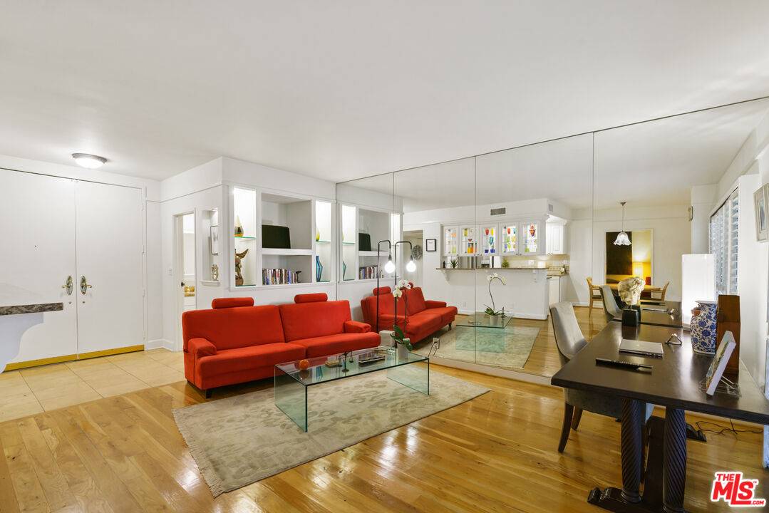 West Hollywood, CA 90069,1131 Alta Loma Rd #119
