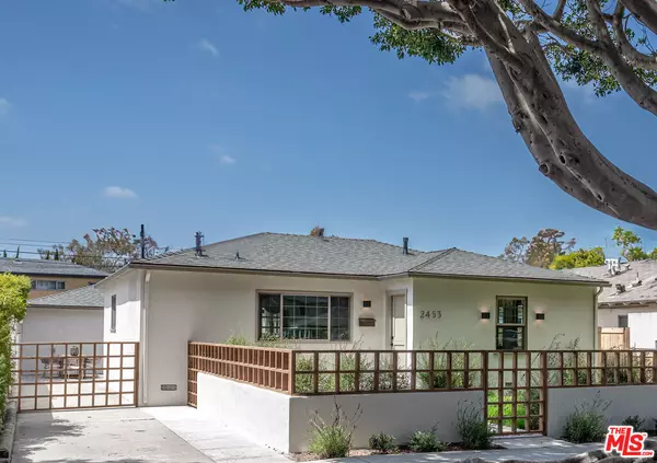 2453 Oak St, Santa Monica, CA 90405