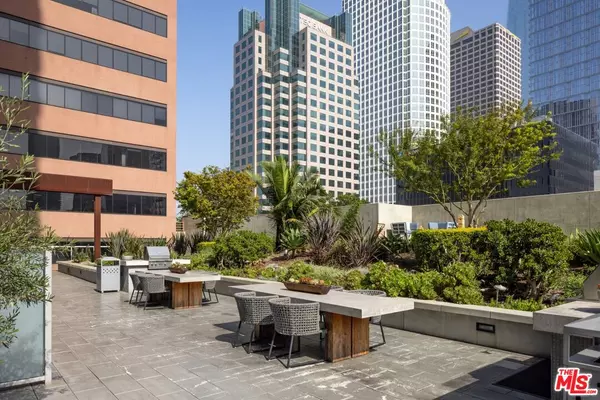 Los Angeles, CA 90015,705 W 9th St #PH3504