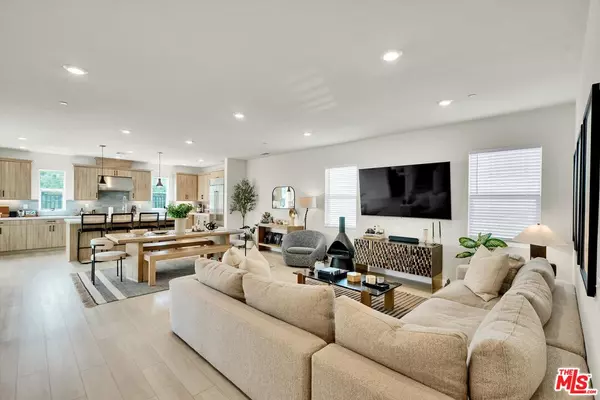 Valencia, CA 91381,27703 Sequel Ct