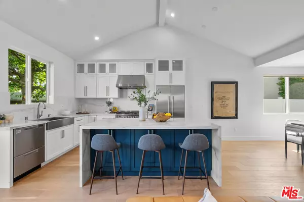 16820 Mccormick St, Encino, CA 91436