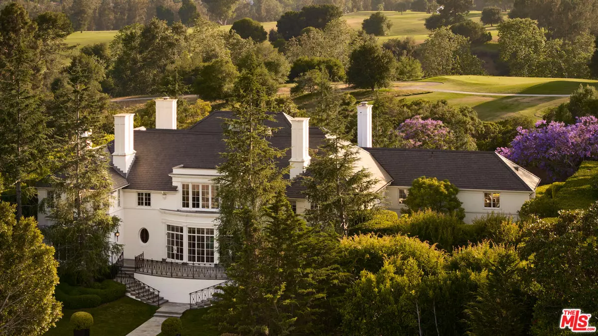 Beverly Hills, CA 90210,826 Greenway Dr