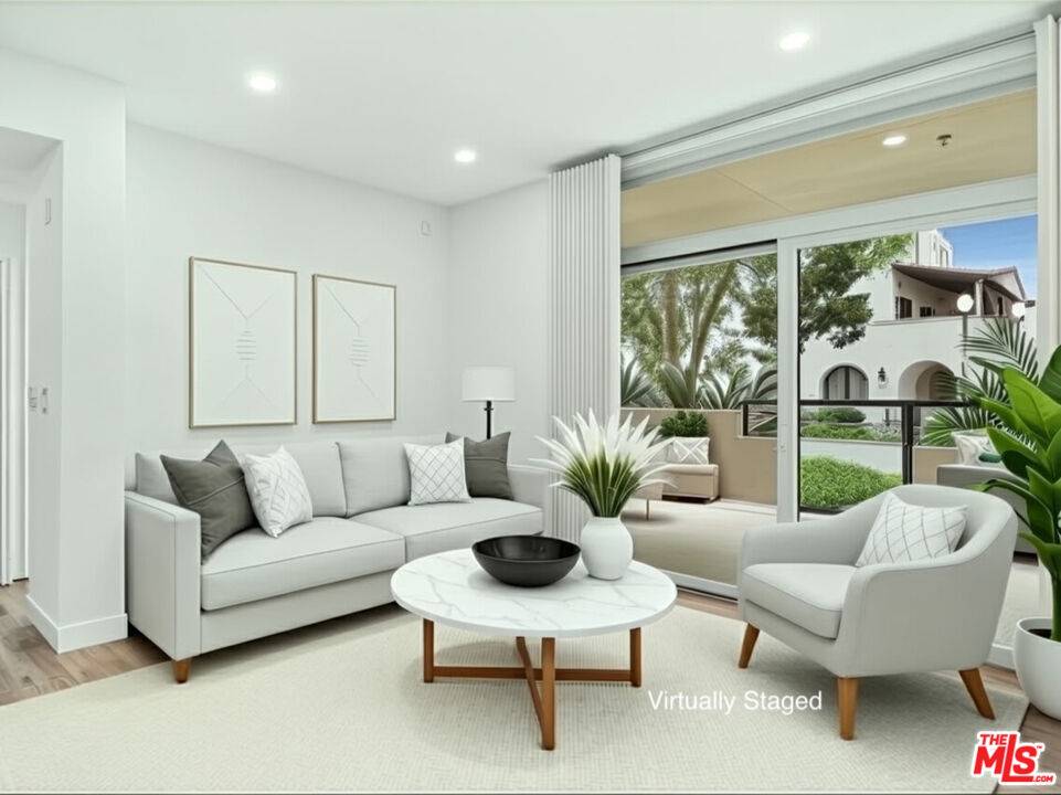 Playa Vista, CA 90094,13044 Pacific Promenade #101