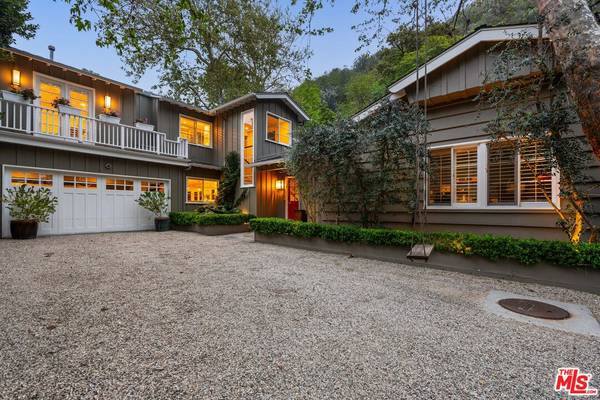 3354 Mandeville Canyon Rd, Los Angeles, CA 90049
