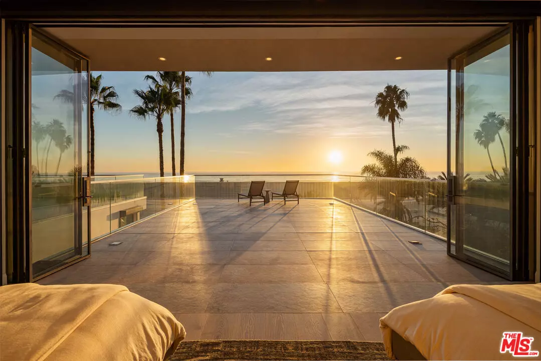 Santa Monica, CA 90403,938 Palisades Beach Rd