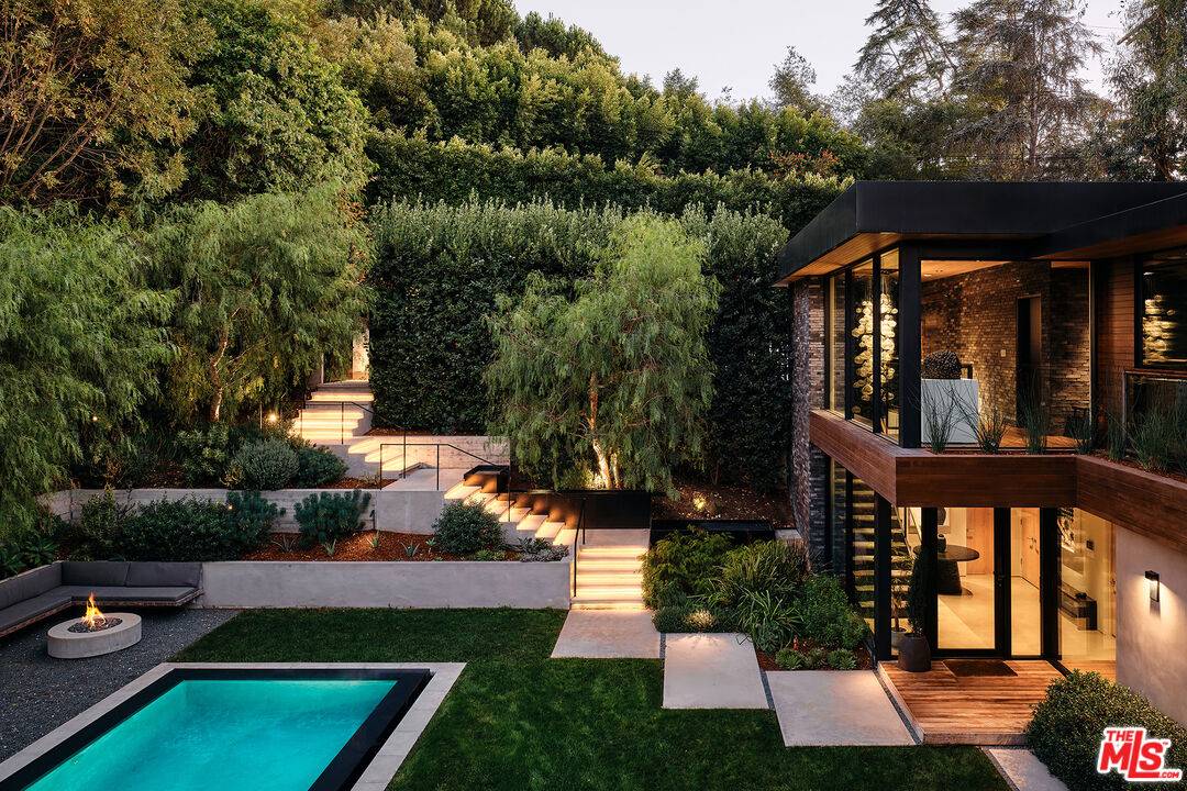 9551 Oak Pass Rd, Beverly Hills, CA 90210