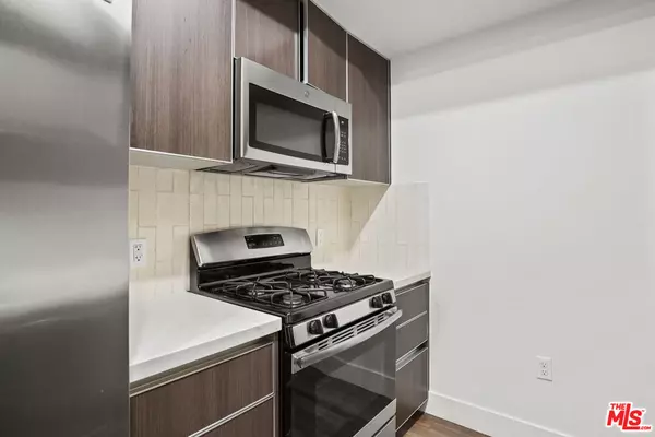 Los Angeles, CA 90046,1338 N Formosa Ave #306