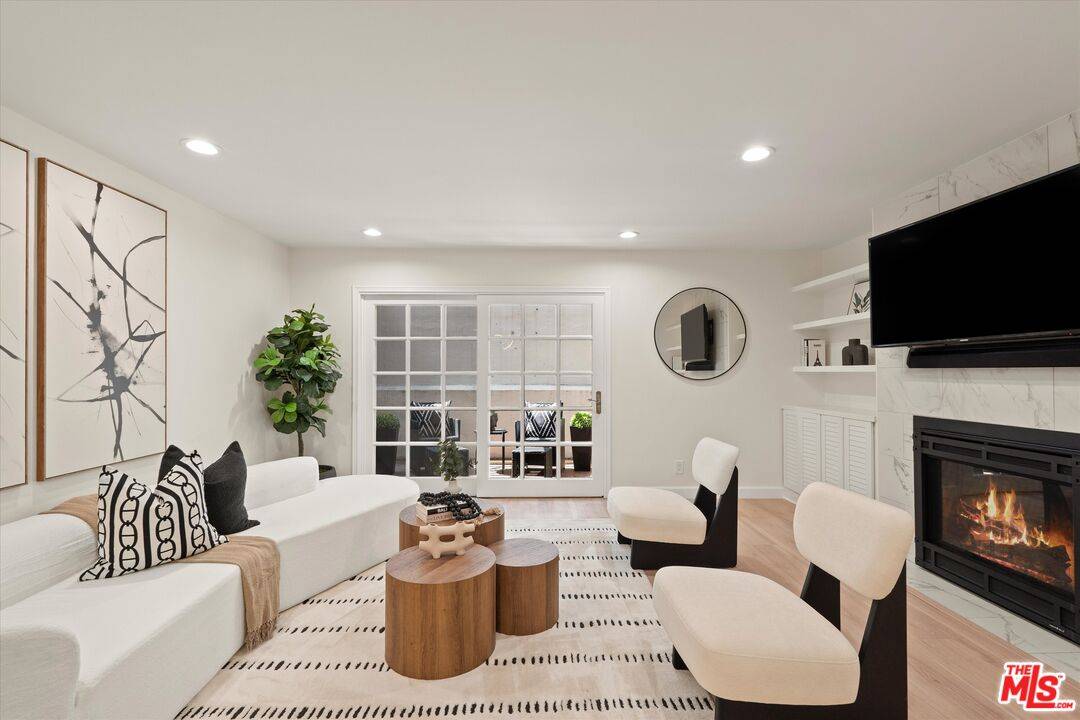 853 Larrabee St #14, West Hollywood, CA 90069