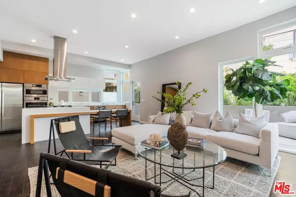 1729 S Barrington Ave #2, Los Angeles, CA 90025