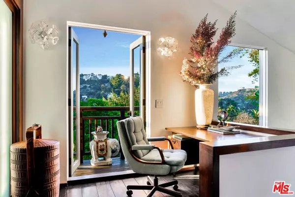 Los Angeles, CA 90046,8306 Yucca Trl