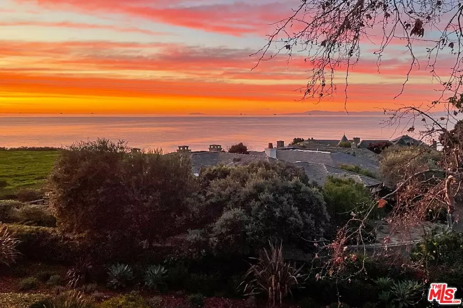 86 Seaview Dr, Santa Barbara, CA 93108