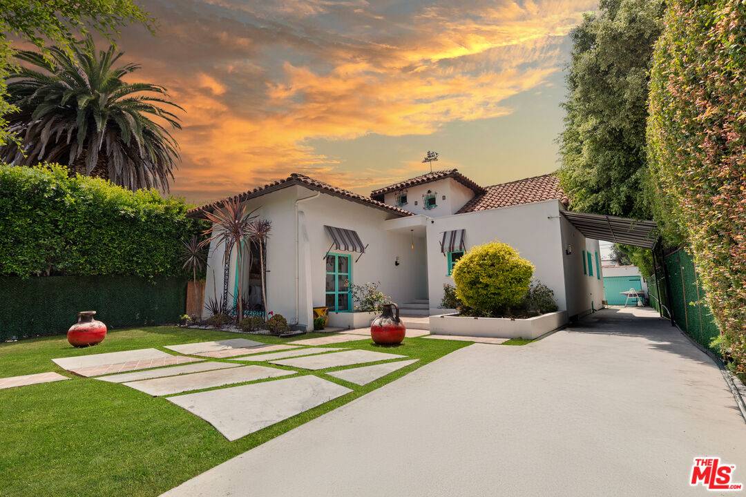 Los Angeles, CA 90048,455 N Crescent Heights Blvd