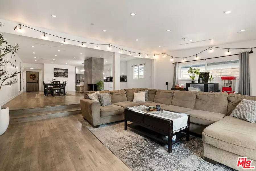 5720 Gentry Ave, Valley Village, CA 91607