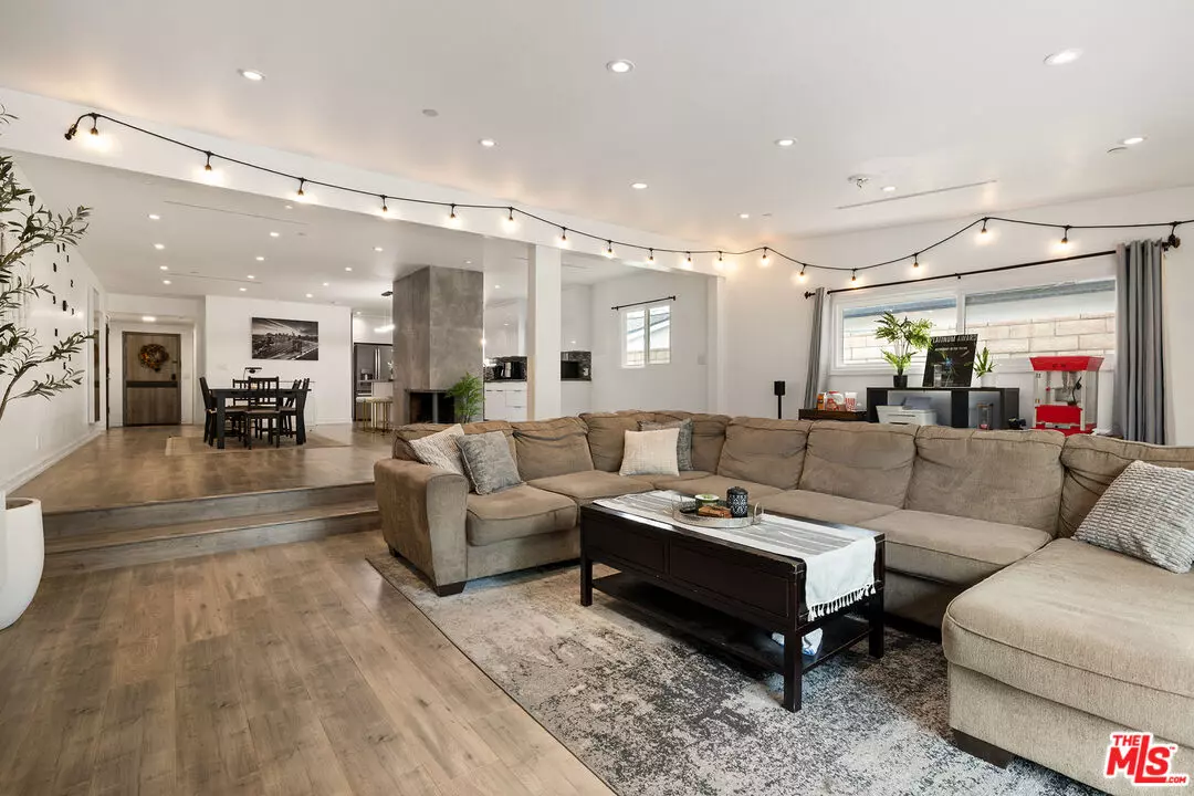 Valley Village, CA 91607,5720 Gentry Ave