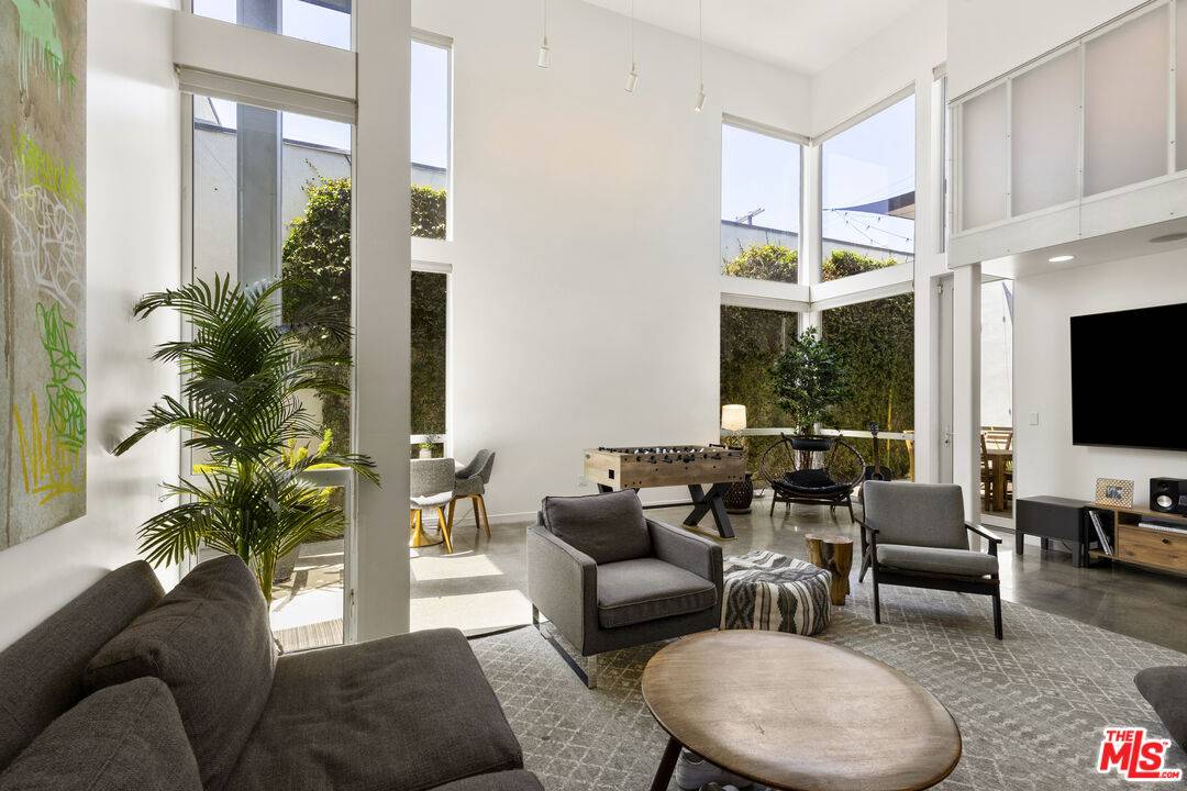 1410 Pacific Ave, Venice, CA 90291