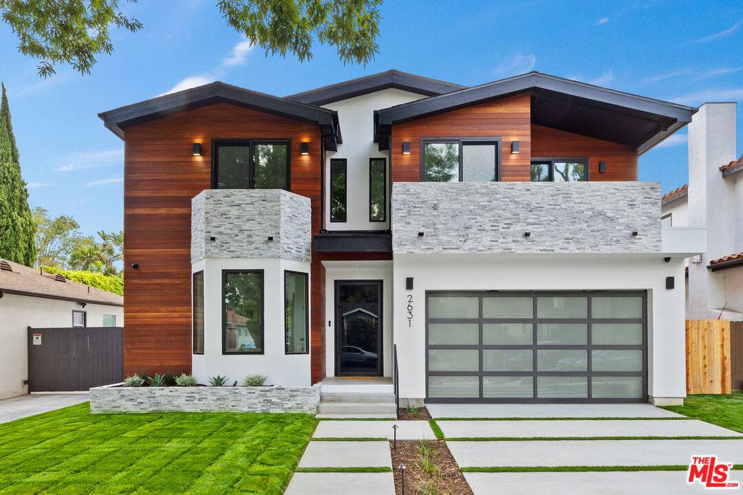 2631 Castle Heights Pl, Los Angeles, CA 90034