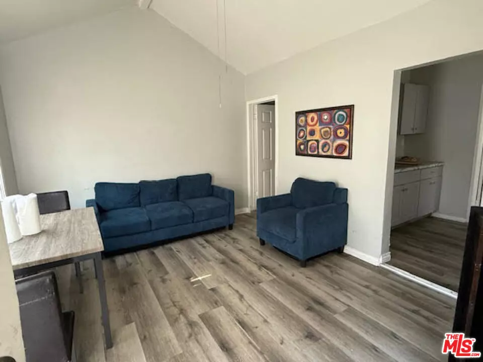 Compton, CA 90222,1510 N Willowbrook Ave