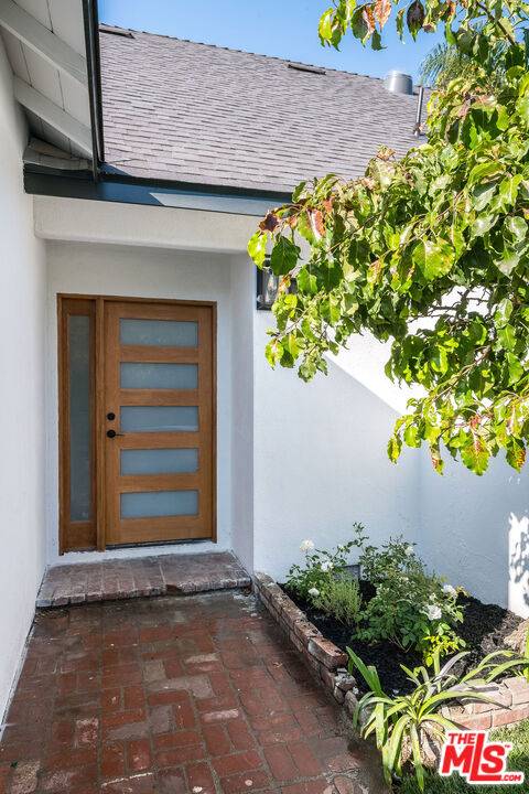 Studio City, CA 91604,3744 Vineland Ave
