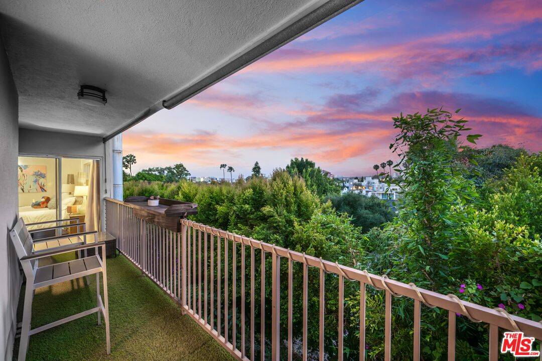 949 N Kings Rd #314, West Hollywood, CA 90069