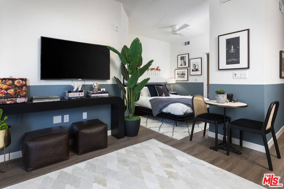 North Hollywood, CA 91606,11950 Erwin Street #618