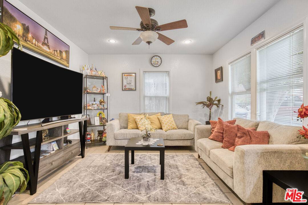 Huntington Beach, CA 92647,7952 Aldrich Dr