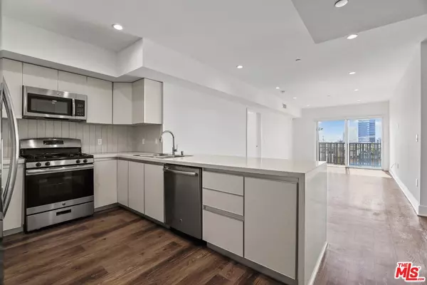 Los Angeles, CA 90025,1233 Westgate #207