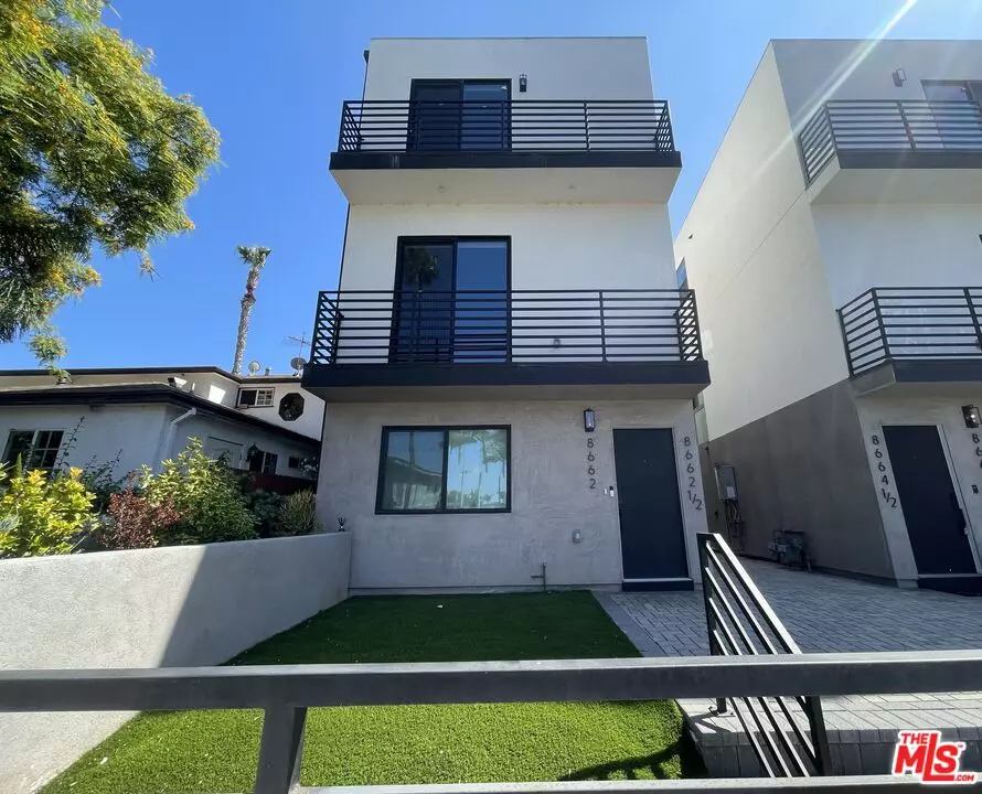 Los Angeles, CA 90034,8662 Cadillac Ave