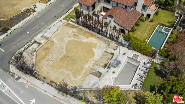 Pacific Palisades, CA 90272,1402 El Bosque Ct