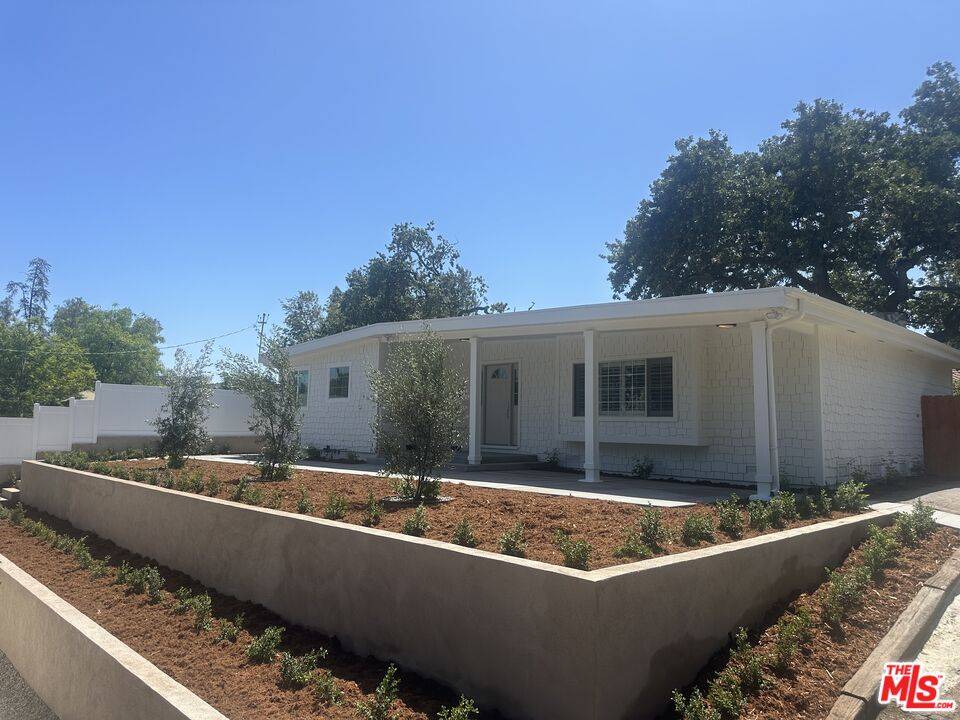 495 Erbes Rd, Thousand Oaks, CA 91362