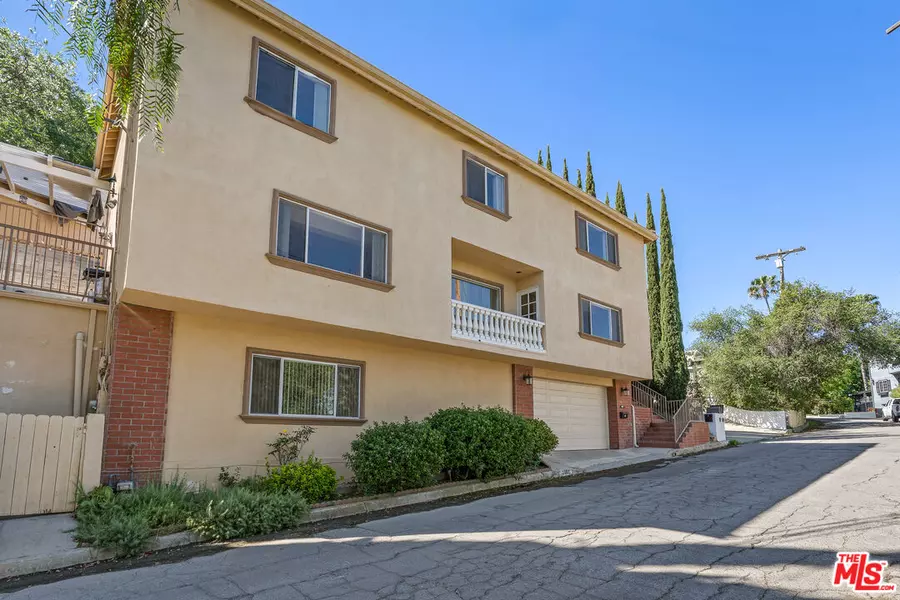 3962 OAKFIELD DR, Sherman Oaks, CA 91423