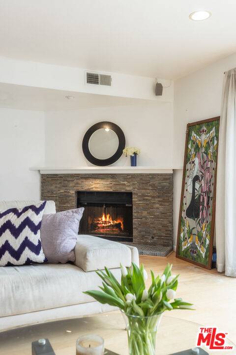 847 17th St #6, Santa Monica, CA 90403