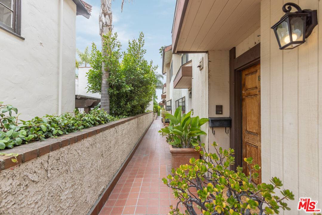 Santa Monica, CA 90403,847 17th St #6