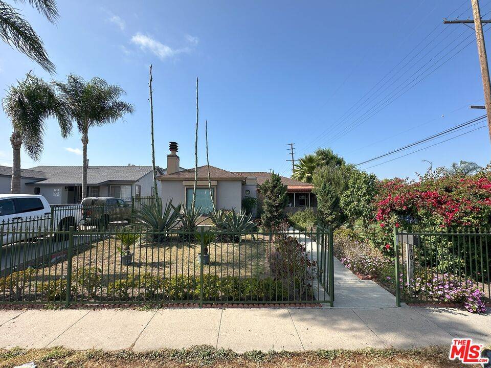701 W 112th St, Los Angeles, CA 90044
