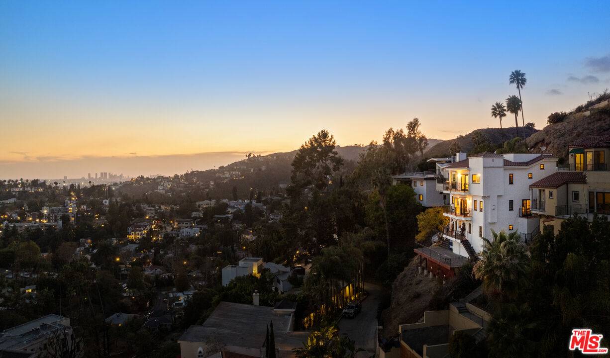 6420 Quebec Dr, Los Angeles, CA 90068
