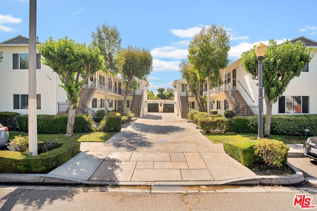 182 W Elmwood Ave #E, Burbank, CA 91502