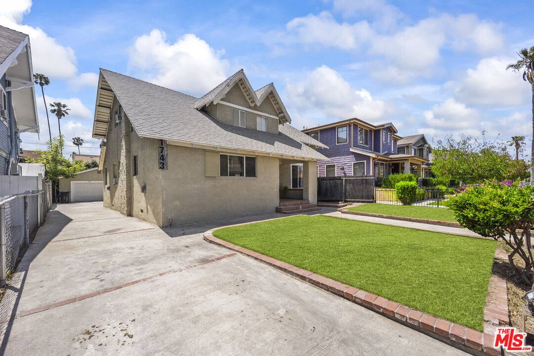Los Angeles, CA 90006,1745 S Kingsley Dr