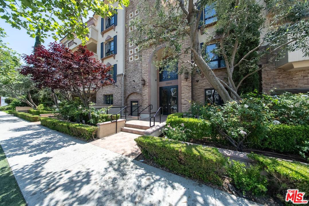 Studio City, CA 91604,12026 Hoffman St #204
