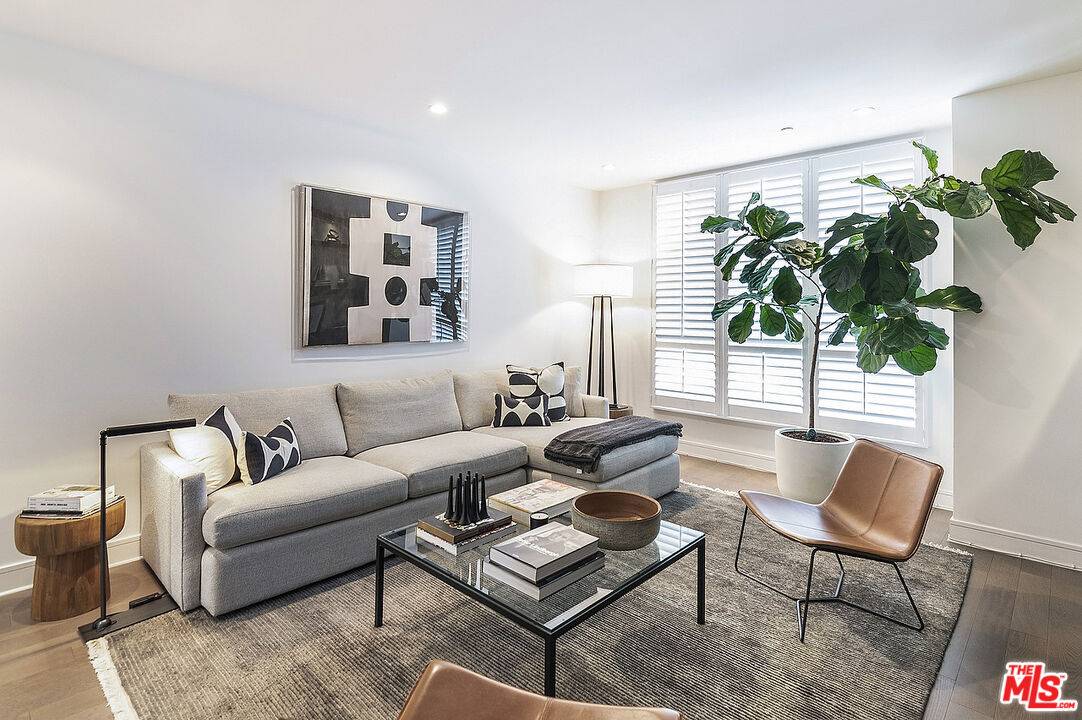 1400 N Fuller Ave #12, Los Angeles, CA 90046