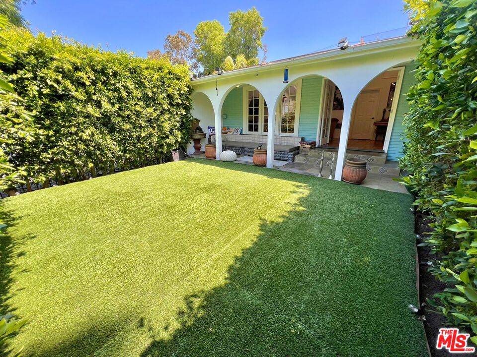708 Westmount Dr, West Hollywood, CA 90069