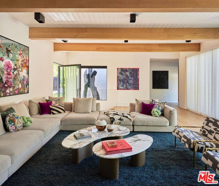 Beverly Hills, CA 90210,9455 Eden Dr