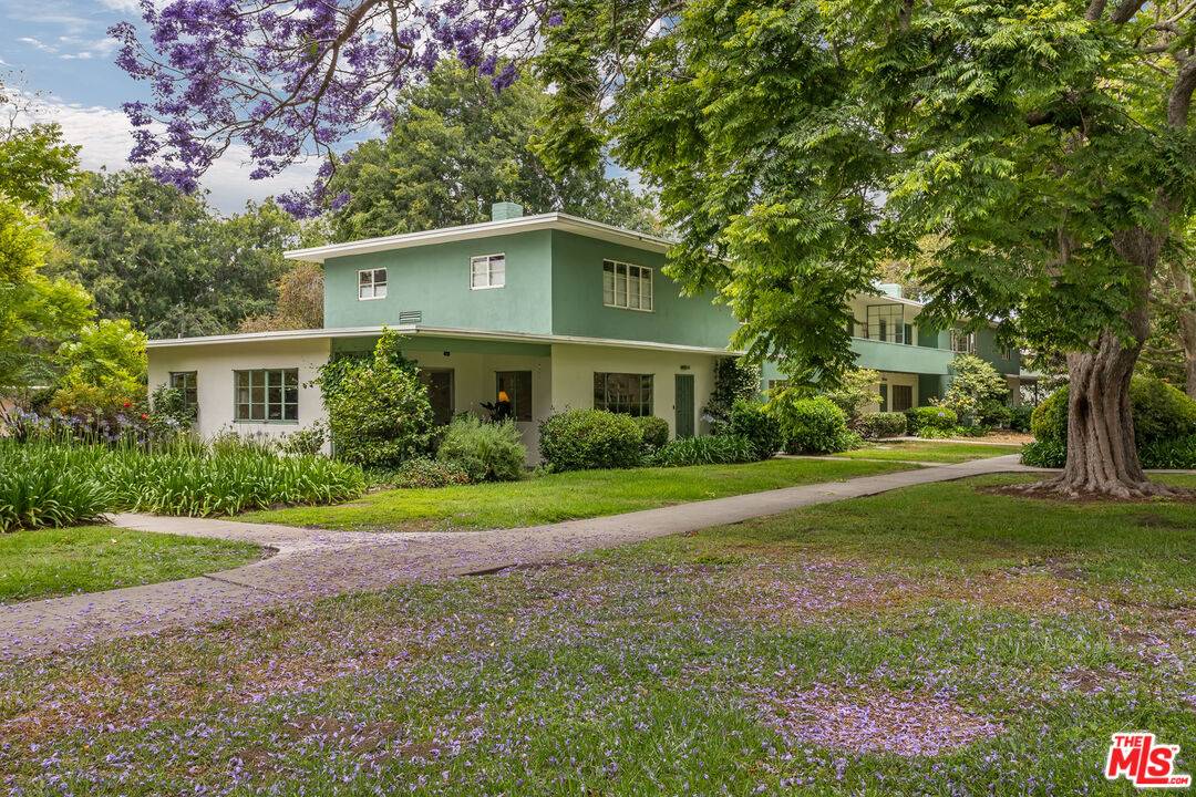 5453 Village Green, Los Angeles, CA 90016