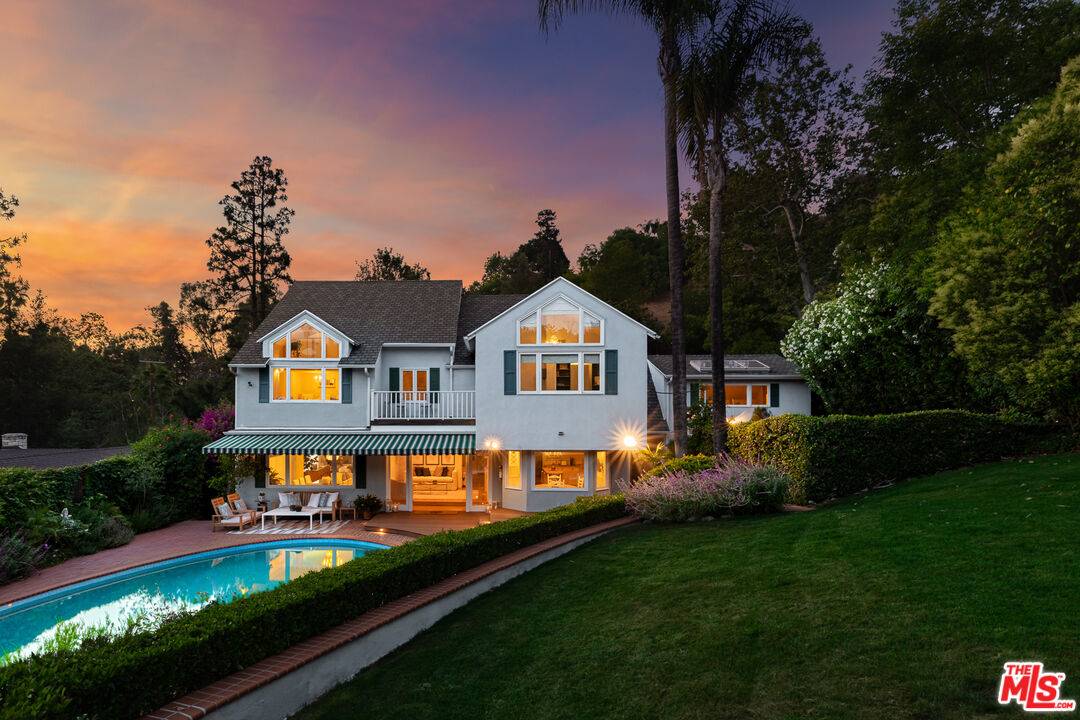 11818 Laurel Hills Rd, Studio City, CA 91604