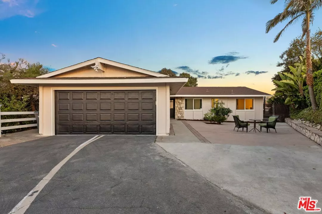 Rancho Palos Verdes, CA 90275,6113 Monero Dr