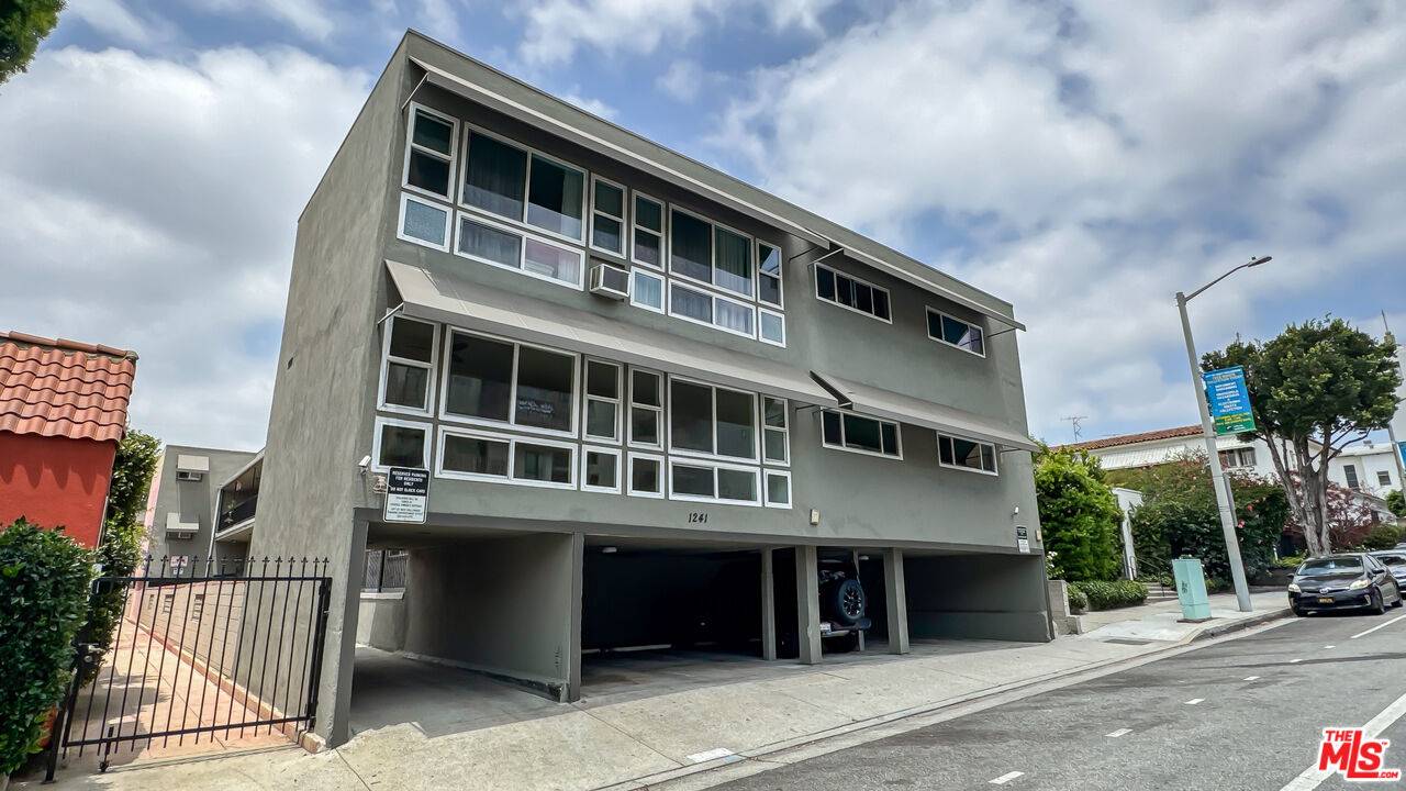 1241 N Fairfax Ave, West Hollywood, CA 90046